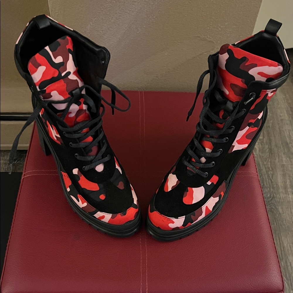 Stylish Red Camouflage Lace-Up Women's Boots - Picture 3 of 6